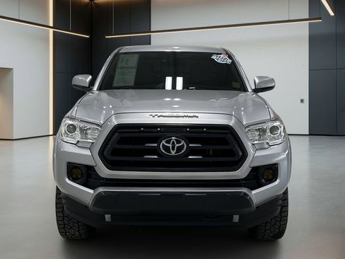 Used 2021 Toyota Tacoma SR5 RWD image 8