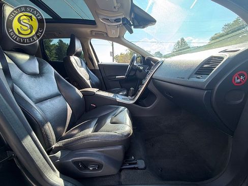 Used 2012 Volvo XC60 T6 AWD/4WD image 16