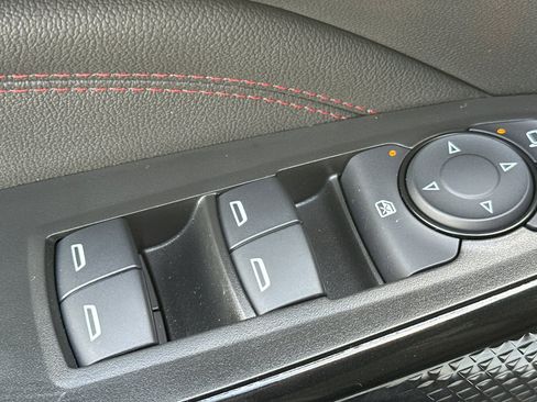 Used 2025 Chevrolet Trax RS w/ Driver Confidence Package image 13