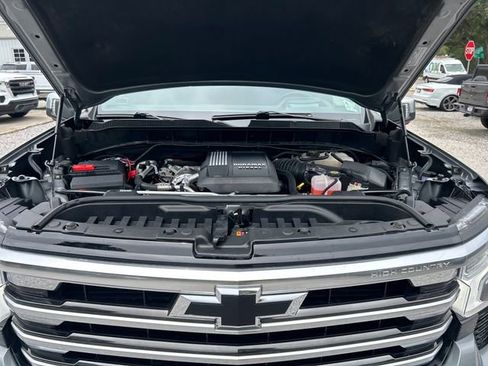 Used 2024 Chevrolet Silverado 1500 High Country w/ Technology Package AWD/4WD image 22