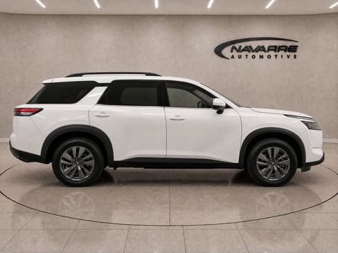 Used 2025 Nissan Pathfinder SV AWD/4WD image 10