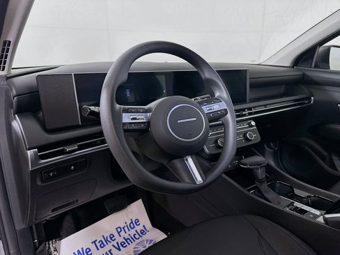 New 2025 Hyundai Tucson SE image 9