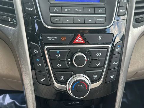 Used 2014 Hyundai Elantra GT FWD image 27