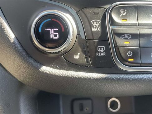 Used 2018 Chevrolet Equinox LT image 21