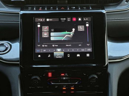 Certified 2023 Jeep Grand Cherokee Altitude image 16