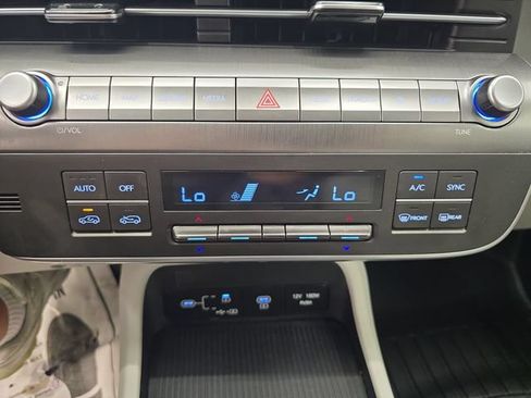 Used 2025 Hyundai Kona SEL AWD/4WD image 23