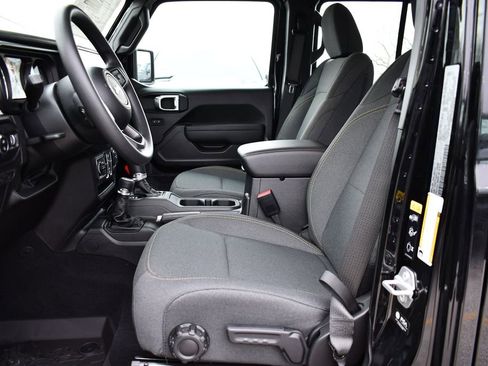 New 2026 Jeep Gladiator Sport image 11