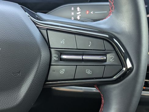 Used 2025 Chevrolet Equinox RS FWD image 22