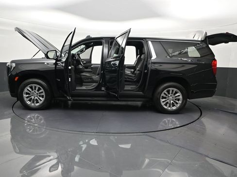 Used 2023 GMC Yukon XL SLT w/ SLT Premium Package RWD image 35