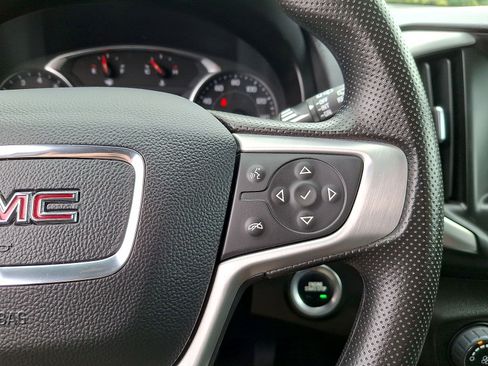 Used 2024 GMC Terrain SLE FWD image 18