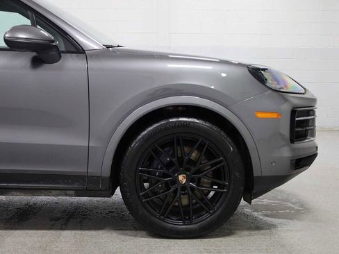 Certified 2025 Porsche Cayenne image 11