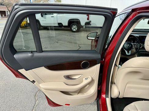 Used 2020 Mercedes-Benz GLC 300 4MATIC image 18