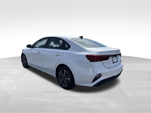 Certified 2024 Kia Forte LXS FWD image 9