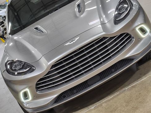 Used 2023 Aston Martin DBX image 20