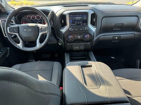 Used 2022 Chevrolet Silverado 1500 RST AWD/4WD image 10