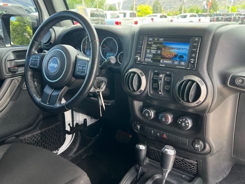 Used 2017 Jeep Wrangler Unlimited Sport w/ Quick Order Package 24S AWD/4WD image 16