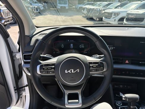 Used 2024 Kia Sportage EX FWD image 28
