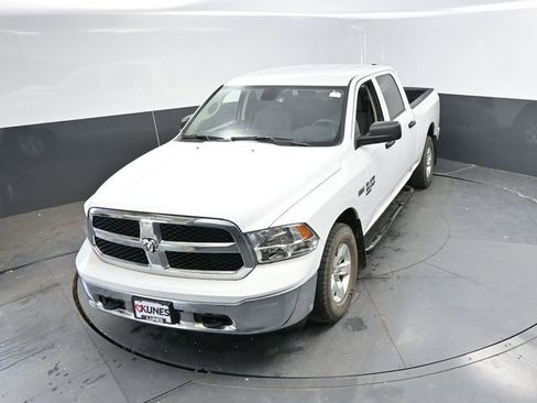 Used 2022 RAM 1500 Classic SLT AWD/4WD image 26