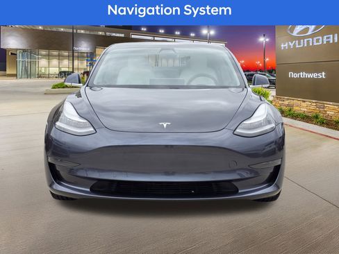 Used 2020 Tesla Model 3 Standard Range Plus image 5