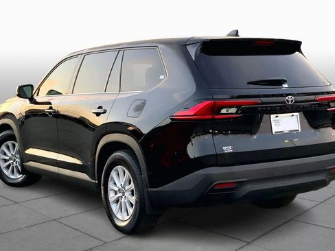 Used 2024 Toyota Grand Highlander XLE image 11