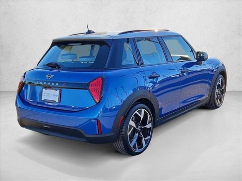 Certified 2025 MINI Cooper S image 5