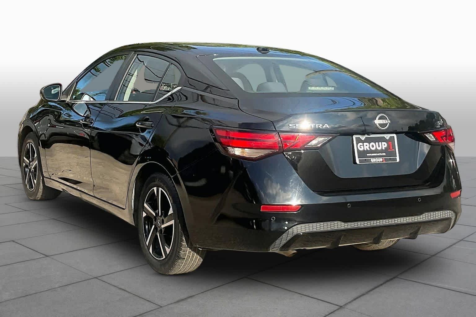 Used 2024 Nissan Sentra SV FWD image 12