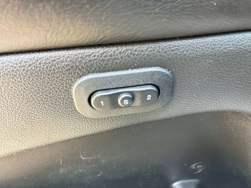 Used 2016 Jeep Grand Cherokee Overland AWD/4WD image 24