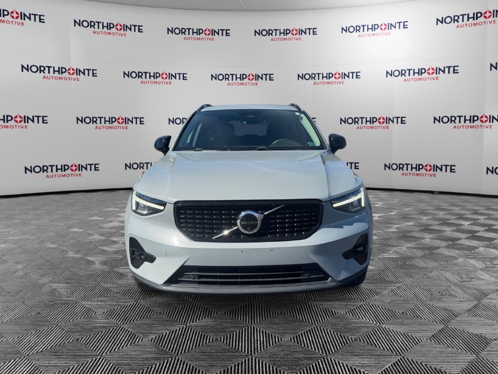 Used 2024 Volvo XC40 B5 Plus w/ Climate Package AWD/4WD image 8