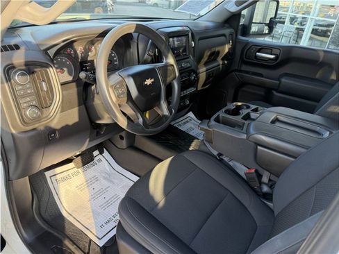 Used 2019 Chevrolet Silverado 1500 Custom w/ Custom Max Trailering Package AWD/4WD image 17