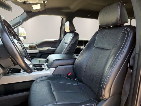 Used 2022 Ford F250 Lariat w/ Lariat Ultimate Package AWD/4WD image 16