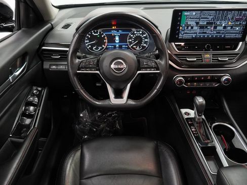Used 2024 Nissan Altima 2.5 SR w/ SR Premium Package FWD image 13