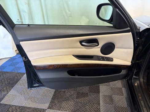 Used 2011 BMW 328i xDrive Sedan AWD/4WD image 8