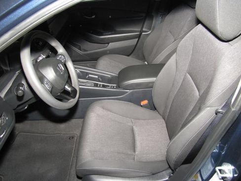 Certified 2023 Honda Accord EX image 9