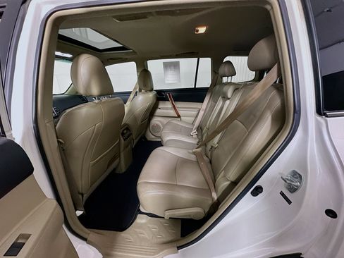 Used 2013 Toyota Highlander Limited image 26