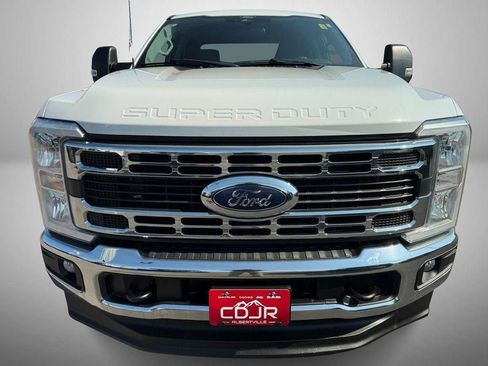 Used 2024 Ford F250 XLT w/ FX4 Off-Road Package AWD/4WD image 9