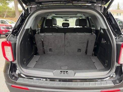 Used 2022 Ford Explorer XLT AWD/4WD image 9