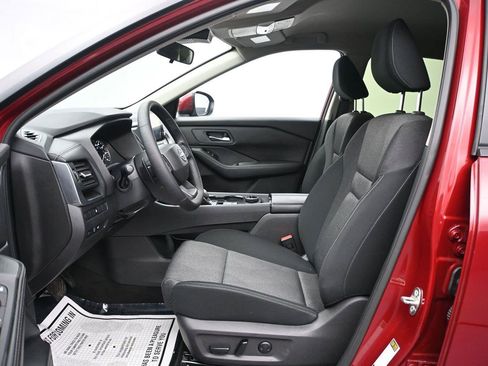 Used 2025 Nissan Rogue SV AWD/4WD image 6