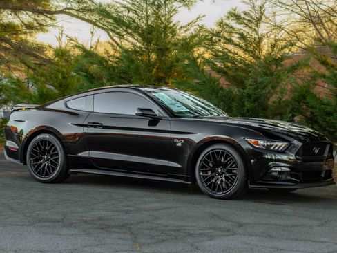 Used 2017 Ford Mustang GT Premium w/ GT Performance Package image 51