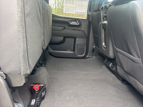 Used 2024 Chevrolet Silverado 1500 LT image 12