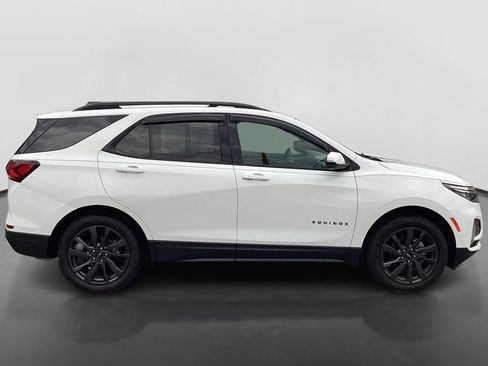 Used 2022 Chevrolet Equinox RS w/ Infotainment Package AWD/4WD image 4