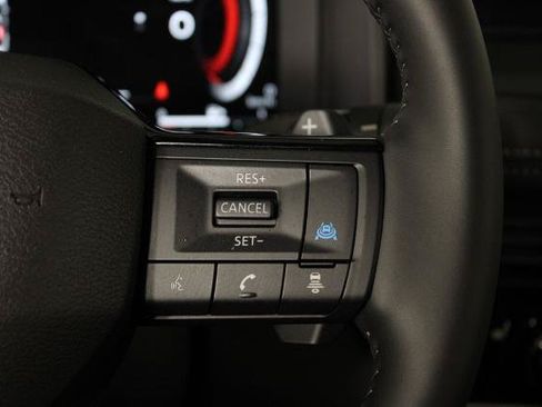 Certified 2025 Nissan Rogue Platinum FWD image 30