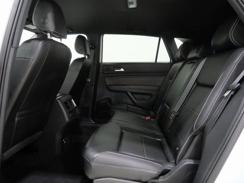 Used 2021 Volkswagen Atlas Cross Sport SE image 23