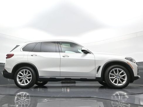 Used 2022 BMW X5 xDrive40i w/ Premium Package AWD/4WD image 28