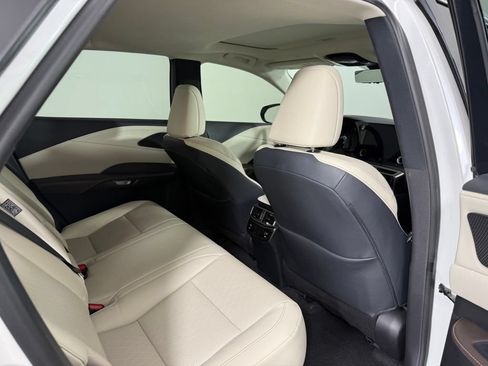 Used 2024 Lexus RX 350 Premium Plus w/ Convenience Package AWD/4WD image 17