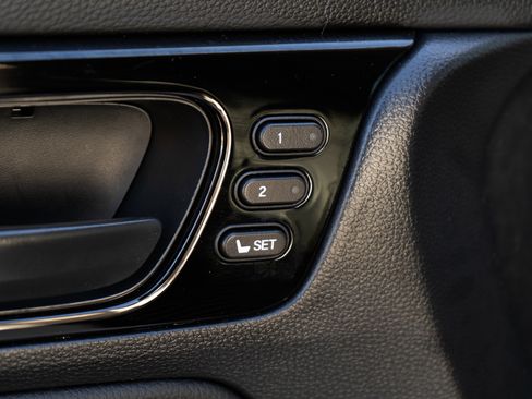 Used 2025 Honda Odyssey Touring image 38