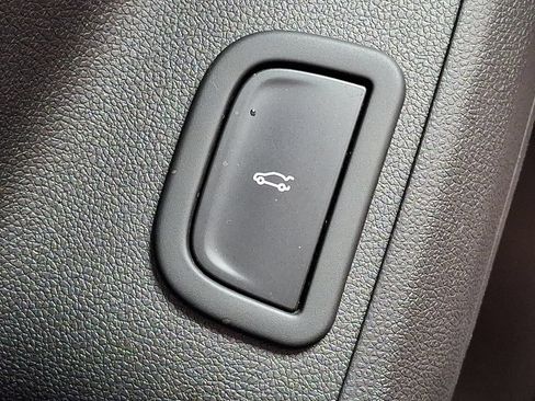 Used 2024 Chevrolet Traverse Z71 AWD/4WD image 25