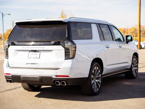 New 2026 Chevrolet Suburban High Country image 5