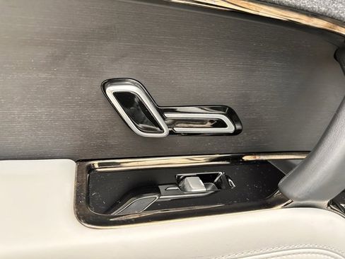 Used 2024 Land Rover Range Rover Sport SE image 14