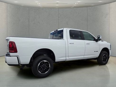 New 2026 RAM 2500 Laramie AWD/4WD image 4