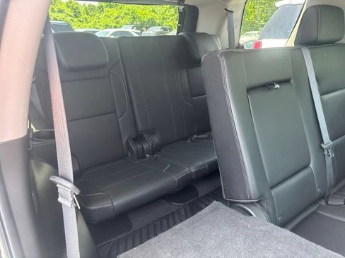 Used 2019 Chevrolet Tahoe Premier AWD/4WD image 12